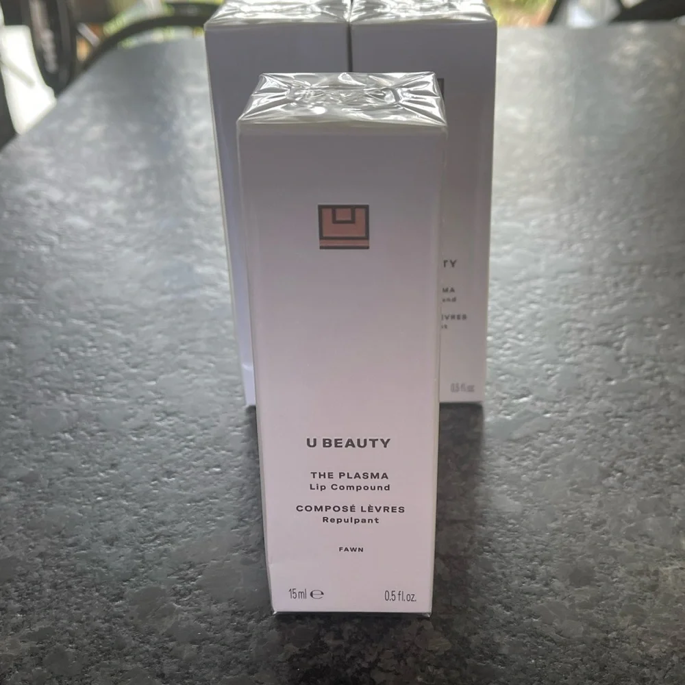 U Beauty The Plasma Lip Compound in Poppy softness hydration fullness